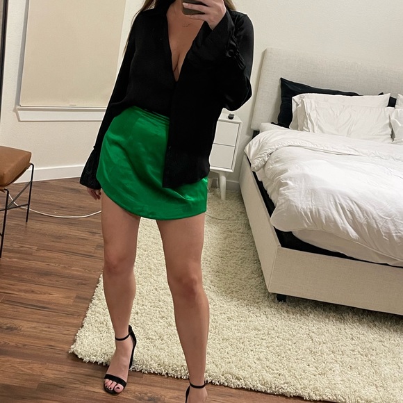 Zara Dresses & Skirts - ZARA SKIRT - size L